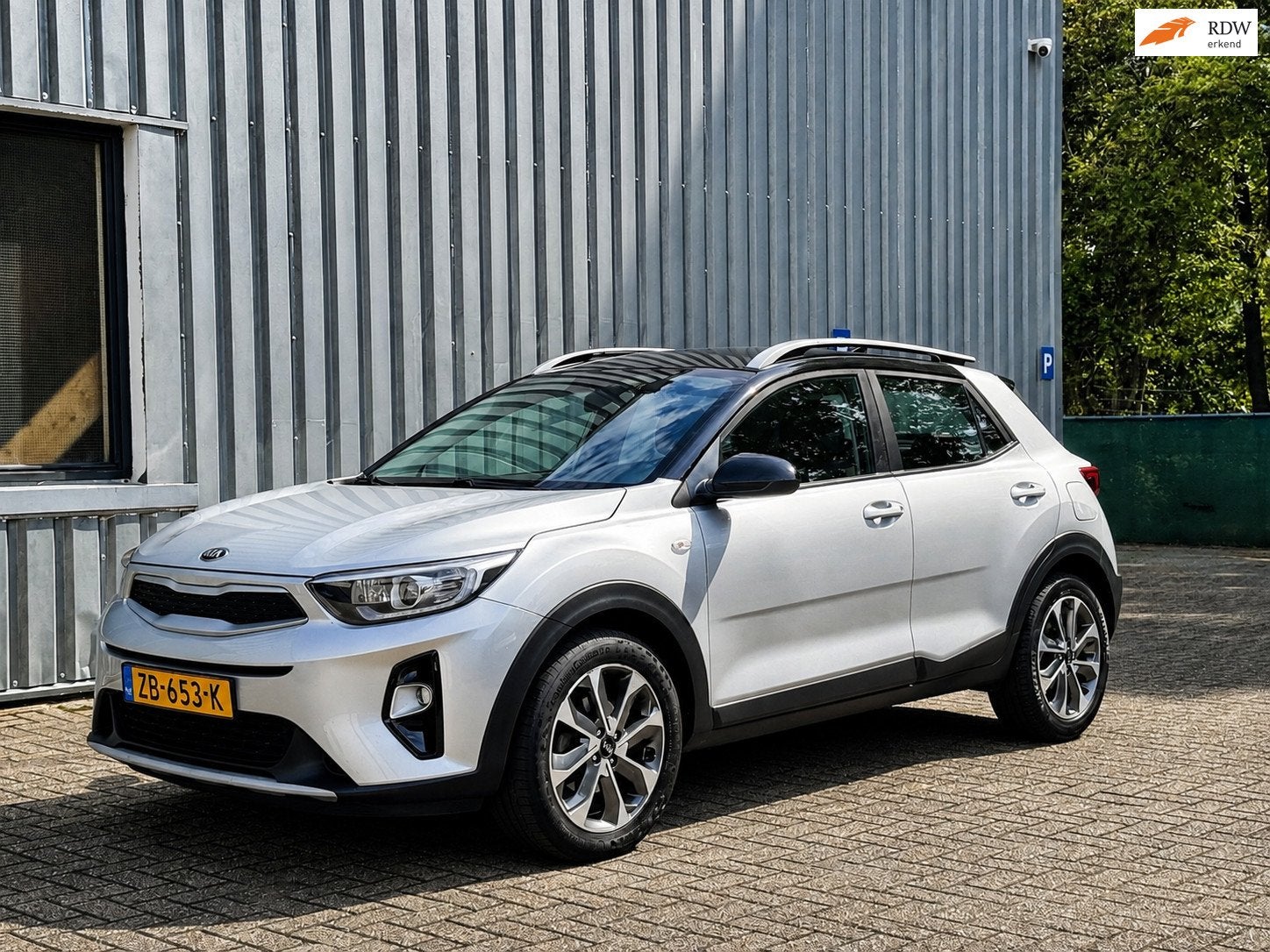 Kia Stonic 1.0 T-GDi DynamicLine / Airco / Zwart dak / NL au, Voorwielaandrijving, 450 kg, Gebruikt, Euro 6