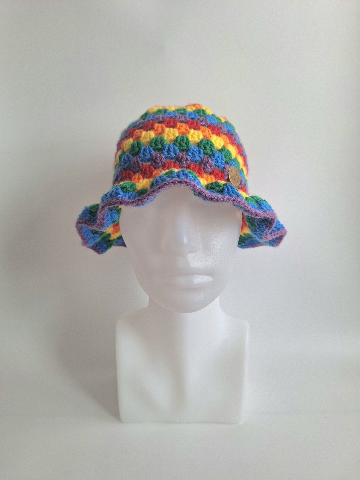 Gehaakte bucket hat/vissershoedje Pride regenboog vlag, Ophalen of Verzenden, Nieuw, 56 of 57 cm (M, 7 of 7⅛ inch), Hoed