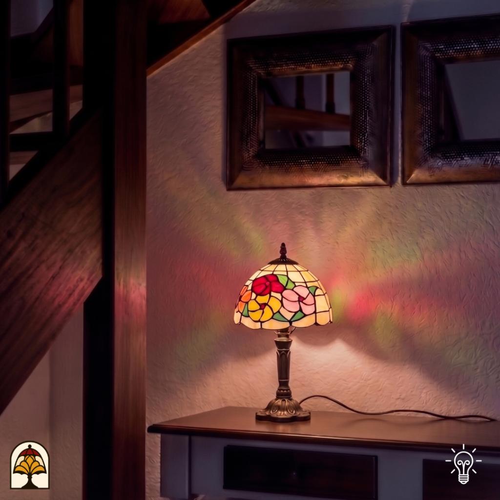 Tiffany lamp | Roseta Vivace 20 cm, Huis en Inrichting, Lampen | Tafellampen, Nieuw, Ophalen of Verzenden, Glas, Tiffany