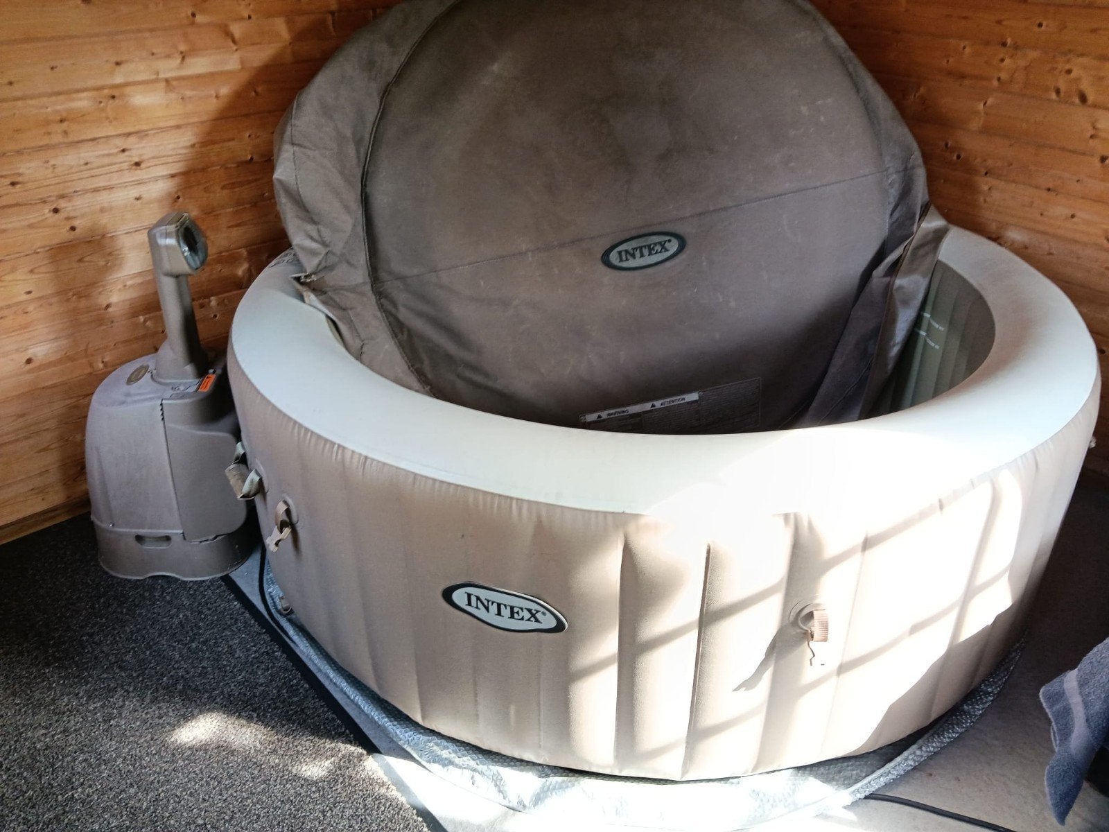 Intex Opblaasbare Jacuzzi - Zo goed als nieuw, Ophalen, Gebruikt, Minder dan 80 cm, Opblaaszwembad
