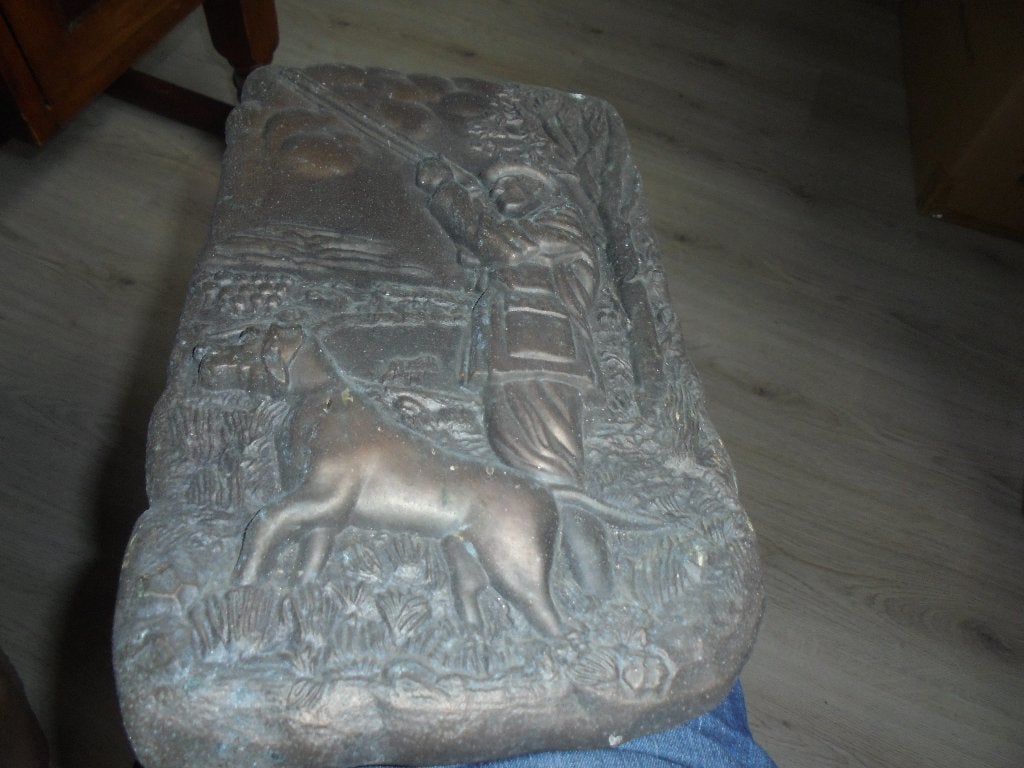 ijzer / brons wandornament met relief jager met hond, Ophalen of Verzenden
