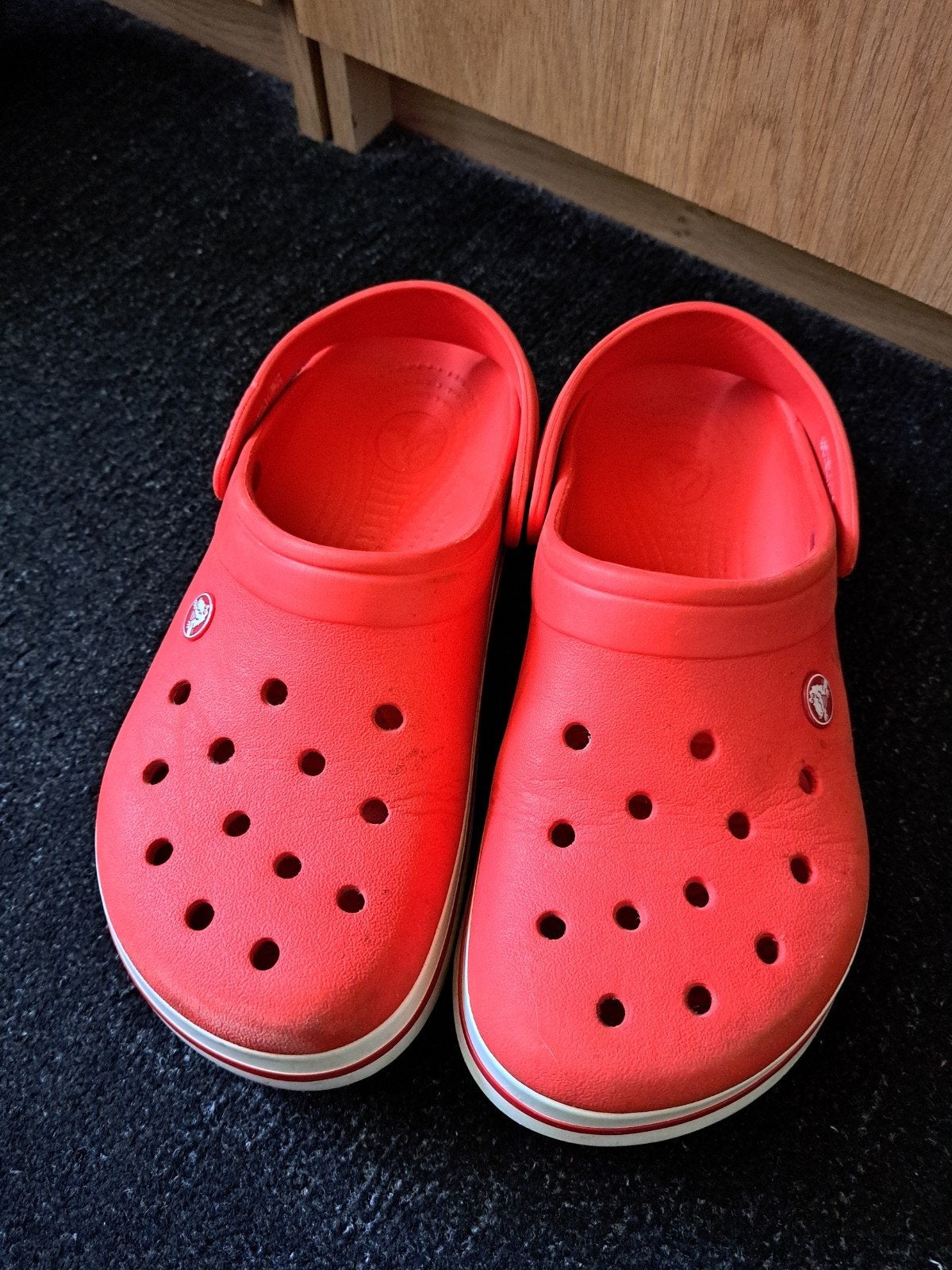 Super mooie originele crocs maat 39.40, Kleding | Dames, Instappers, Ophalen of Verzenden, Zo goed als nieuw, Rood