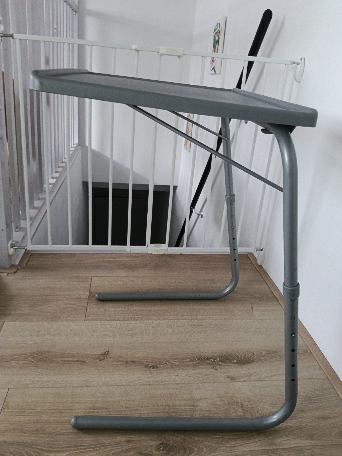 Verstelbaar bijzettafeltje / laptoptafel - Grijs, Ophalen, Kunststof, Gebruikt, Modern, functioneel