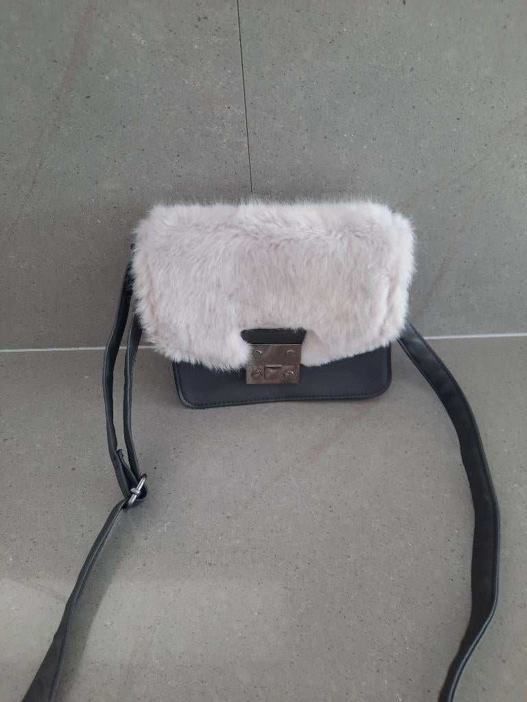 schoudertas met fluffy detail, Ophalen of Verzenden, Zo goed als nieuw, Grijs