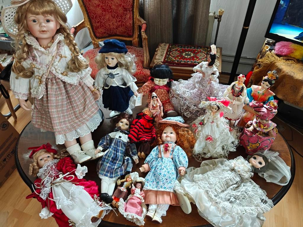Grote collectie diverse poppen, vintage en modern, Verzamelen, Poppen, Ophalen, Gebruikt, Pop