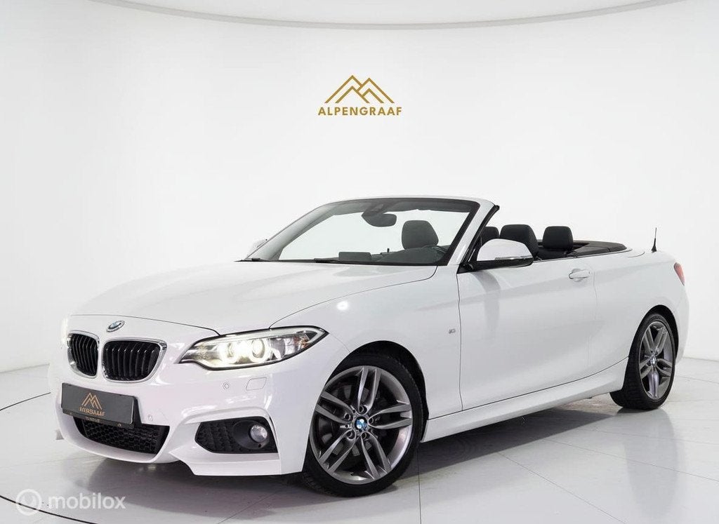 BMW 2-serie Cabrio 220i M Sport, Auto's, BMW, Automaat, Achterwielaandrijving, Gebruikt, 4 cilinders