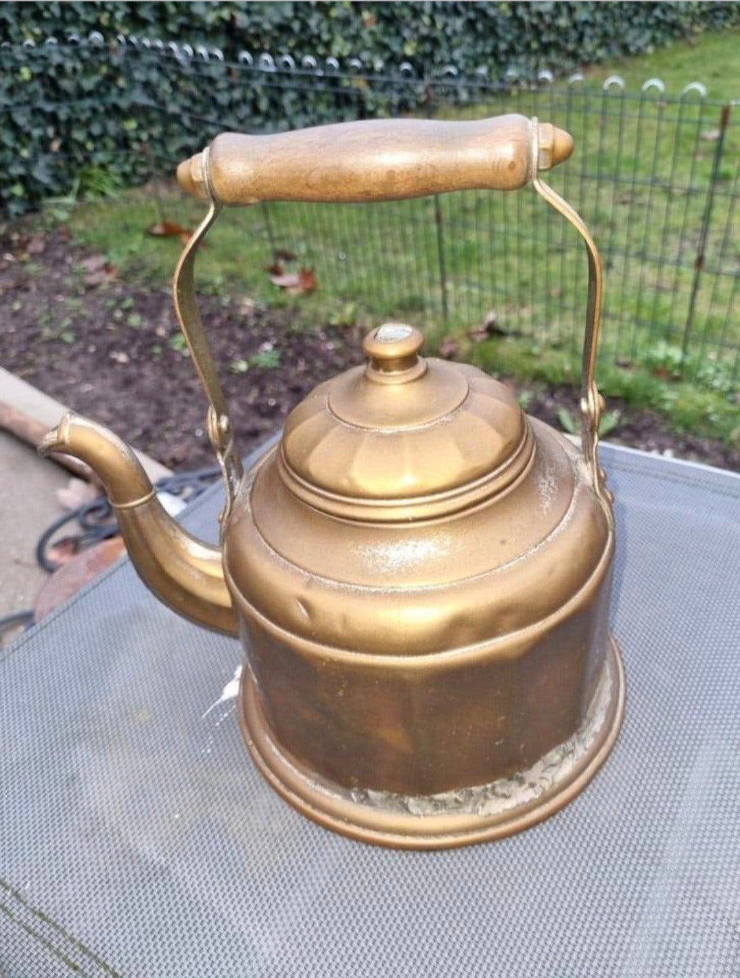 Antieke koperen theeketel met houten handvat, Antiek en Kunst, Ophalen of Verzenden
