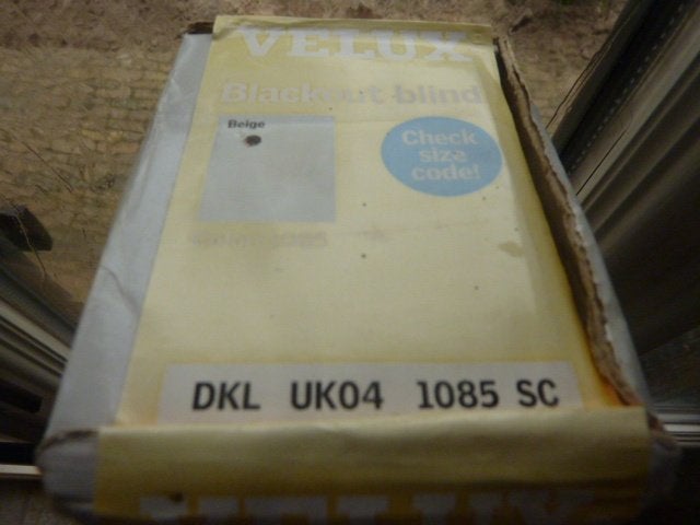 Nieuwe Velux verduisteringsgordijnen / DKL UK04 ( 134 x 98 ), Ophalen of Verzenden, Nieuw, Blauw, Verduisterend