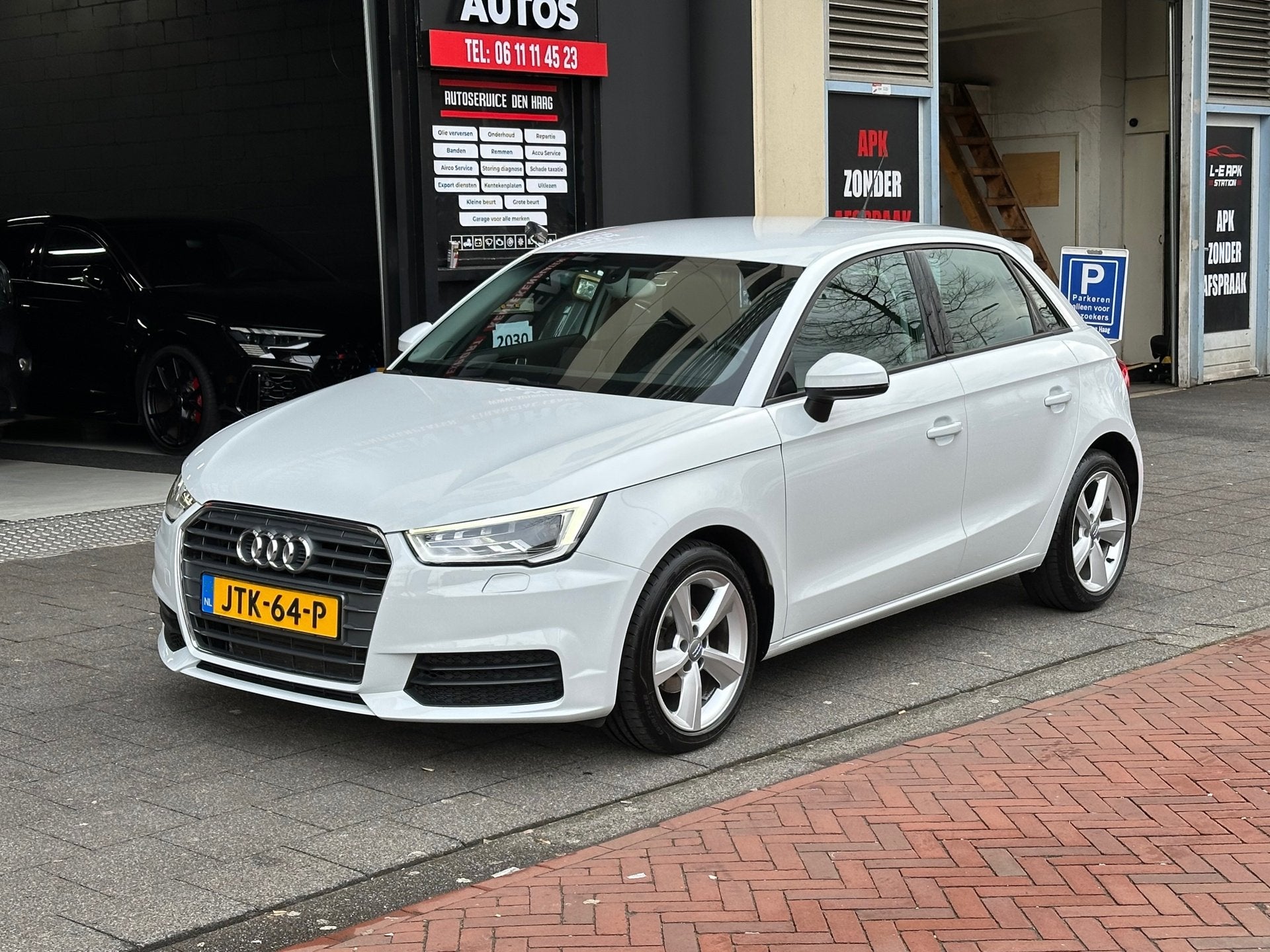 Audi A1 Sportback 1.0 TFSI Pro Line Automaat Clima PDC, Auto's, Audi, Stof, Euro 6, 4 stoelen, Bedrijf