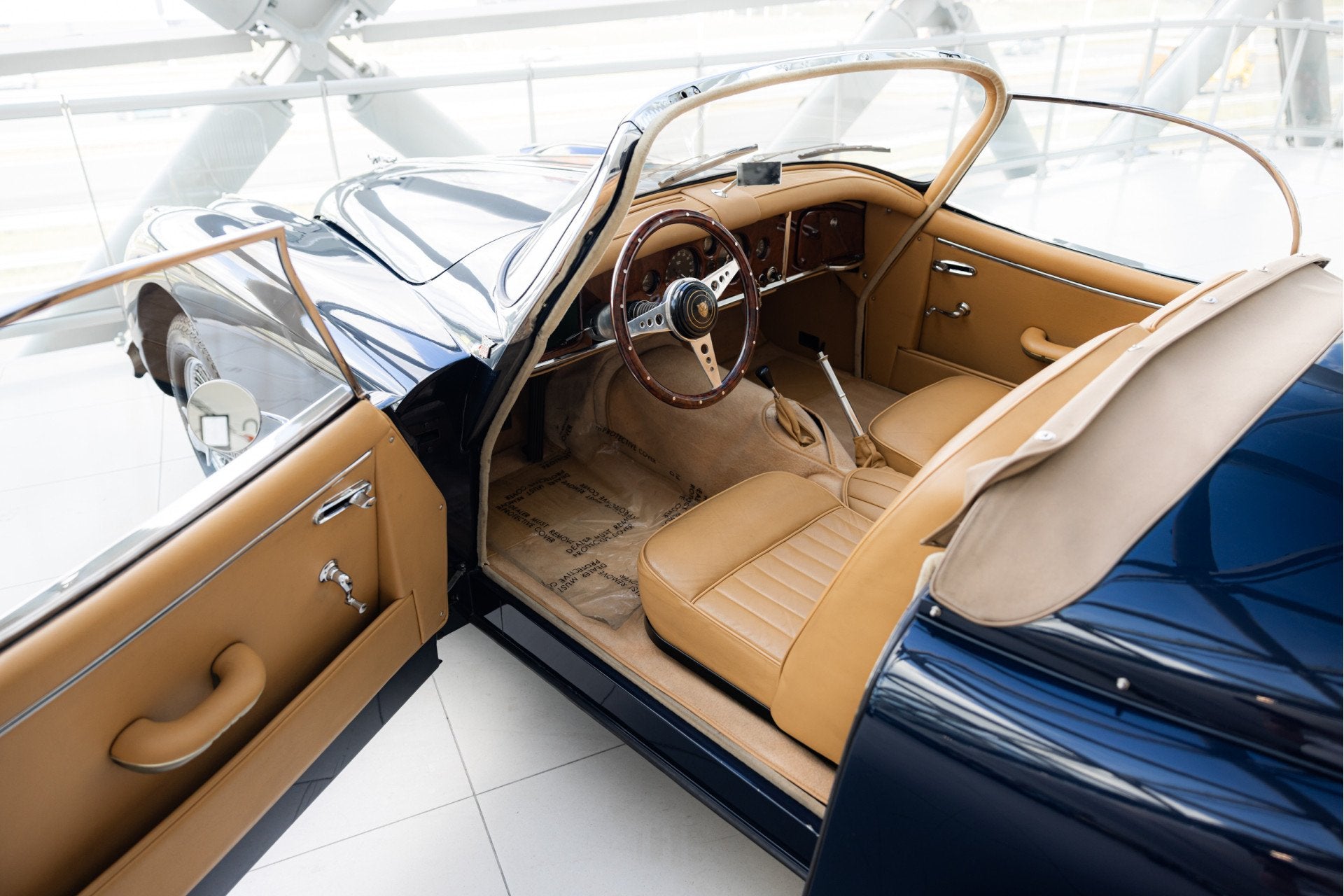 Jaguar XK 150 Roadster 3.4 | OTS | Blue over Tan |, Auto's, Blauw, Leder, Handgeschakeld, 3442 cc