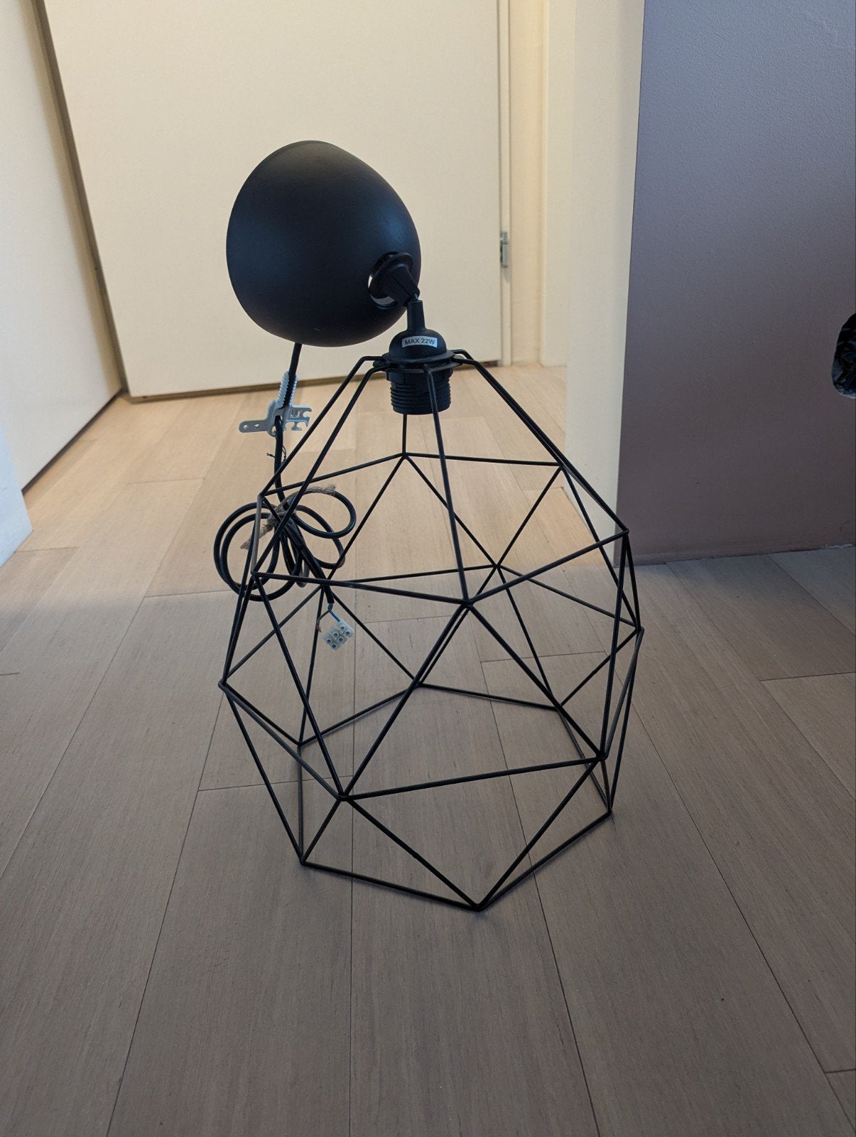 Ikea hanglamp met geometrisch design (zonder lichtbron), Huis en Inrichting, Ophalen, Gebruikt, E27 (groot), Metaal