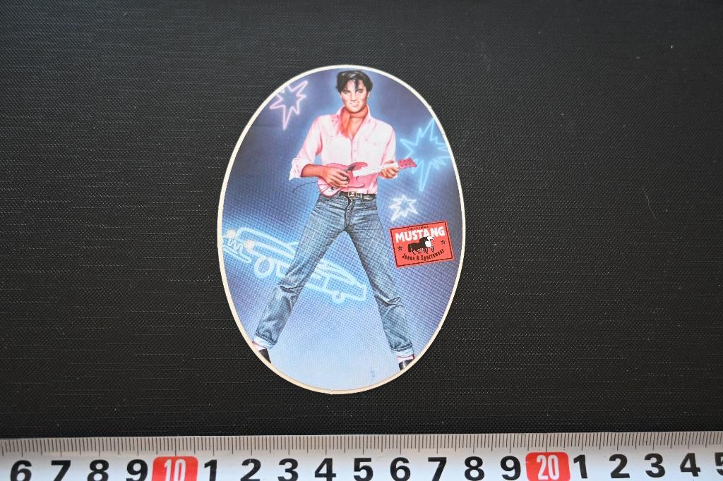 sticker strip elvis presley mustang jeans, Verzamelen, Stickers, Ophalen, Zo goed als nieuw