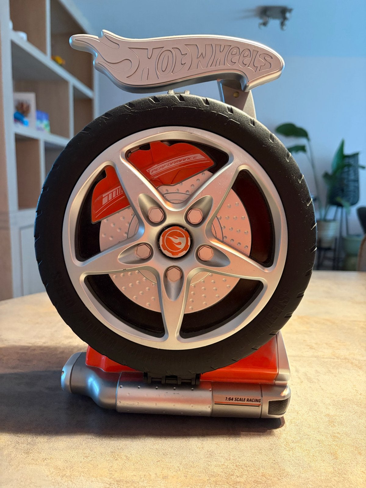 Hot Wheels verzameldoos met 28 auto's, Ophalen, Zo goed als nieuw