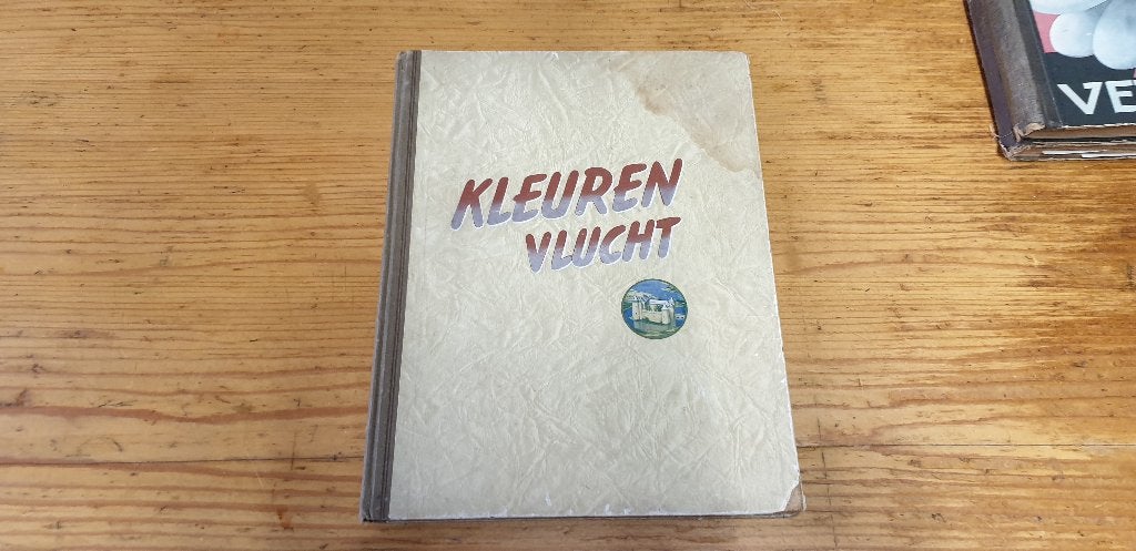 Zeldzaam Plaatjesalbum "Kleuren Vlucht" (1933), Ophalen of Verzenden, Gelezen, De Wereld van Boven, Plaatjesalbum
