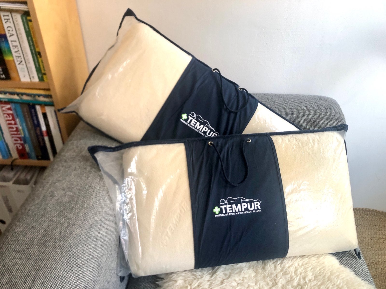 TEMPUR Kussen - Ergonomisch en Comfortabel, Huis en Inrichting, Eenpersoons, Wit, Ophalen of Verzenden, Zo goed als nieuw