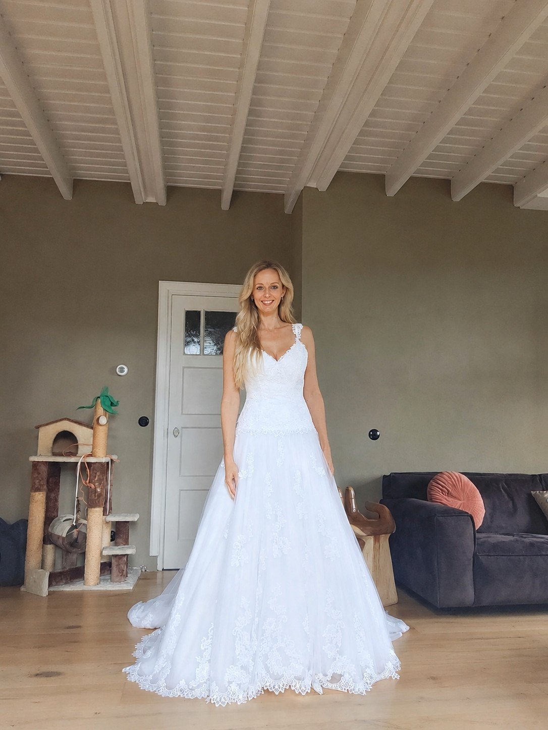 Pronovias A-lijn trouwjurk met kant en lange sleep, Trouwjurk, Wit, Pronovias, Nieuw