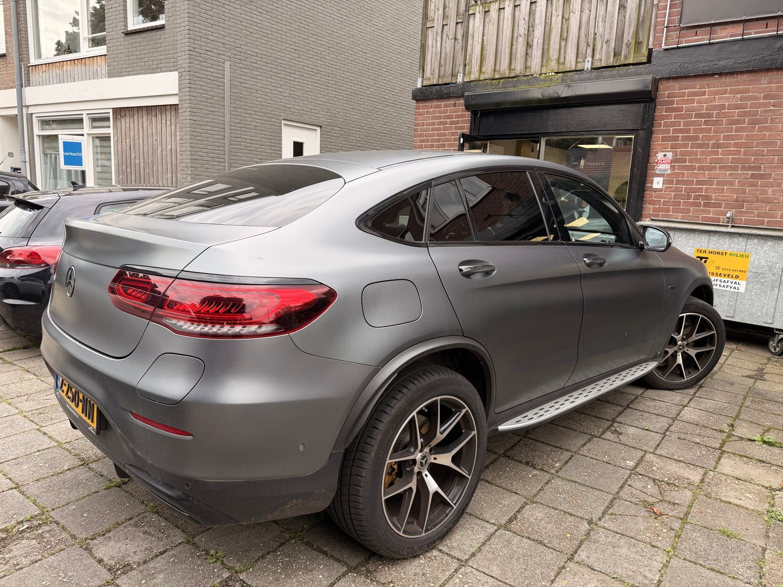 Mercedes-Benz GLC Coupé 300e 320pk 4MATIC 9G-TRONIC 2021, Auto's, Automaat, 1940 kg, 4 cilinders, 2000 kg