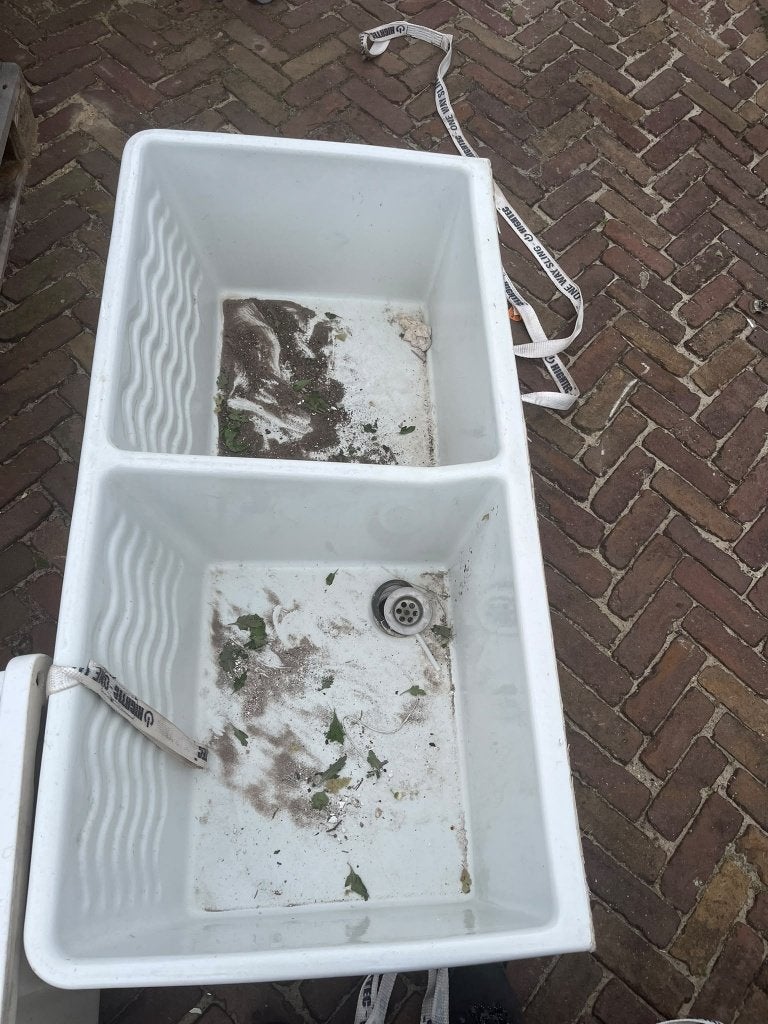 Wastrog stortbakje uitstort gootsteen wasbak ( 078 ), Doe-het-zelf en Verbouw, Ophalen, Gebruikt, Wastafel, Nb
