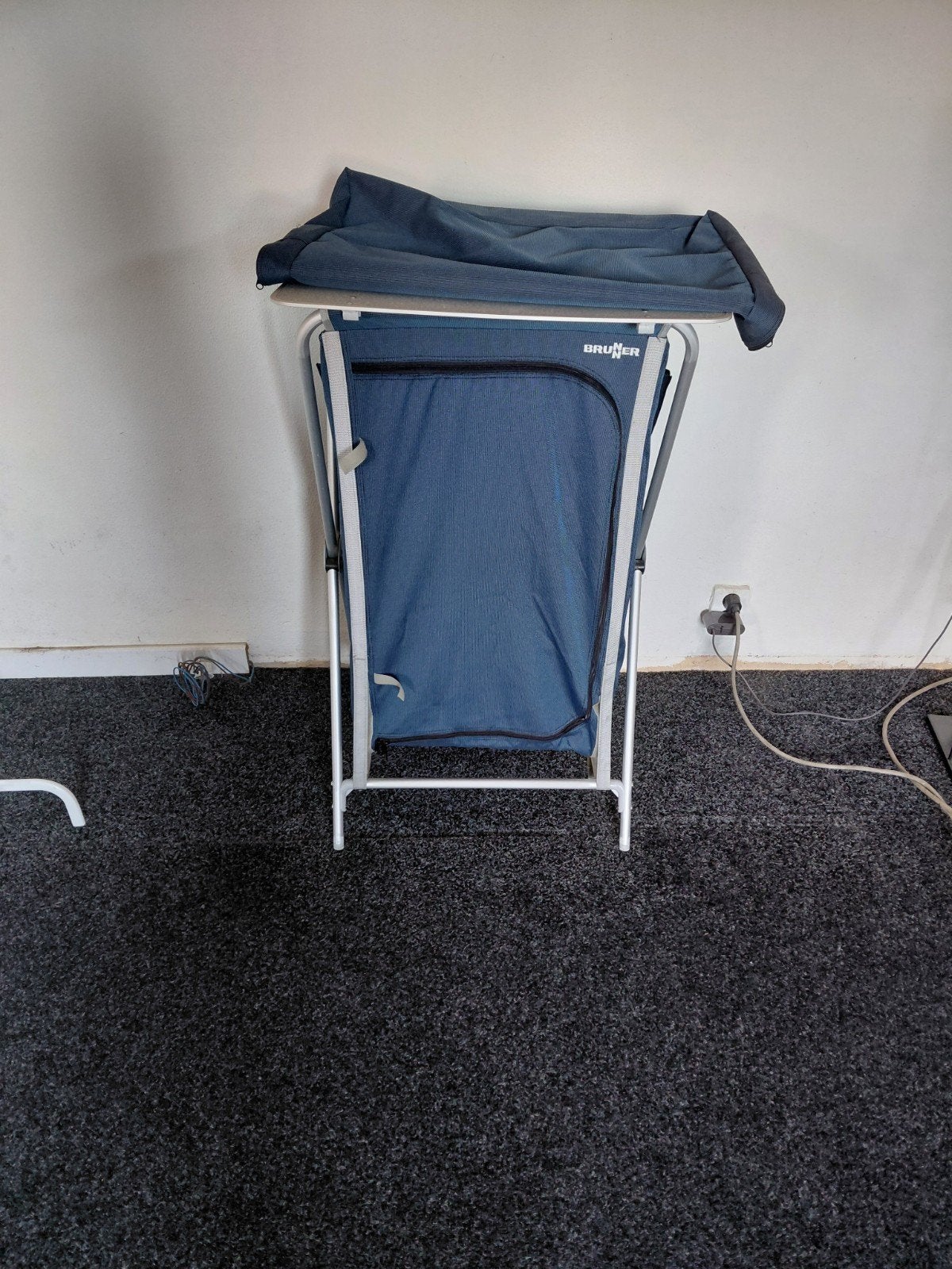Brunner Opvouwbare Campingkast - Handig en Compact, Caravans en Kamperen, Ophalen, Zo goed als nieuw