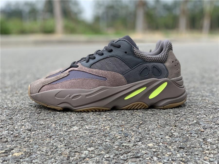 Yeezy Boost 700 | Mauve, Overige kleuren, Nieuw, Ophalen of Verzenden, Sneakers of Gympen