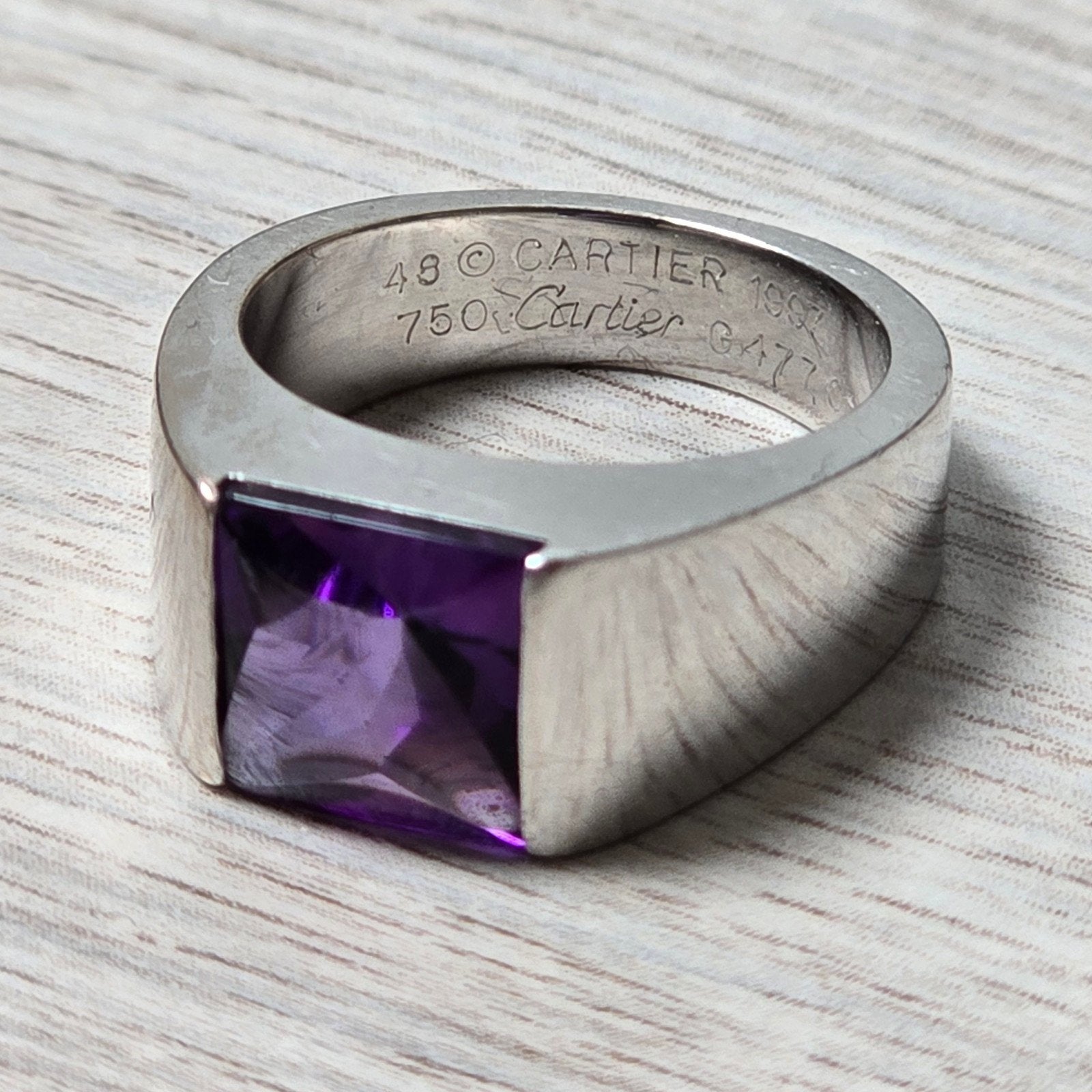 Exclusieve Cartier 'Tank' Ring – 18k Witgoud met Amethist, Ophalen of Verzenden, Zo goed als nieuw, 17 tot 18, Dame