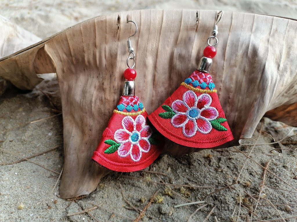 Nieuwe handgemaakte stoffen oorbellen rood boho stijl, Overige materialen, Hangers, Verzenden, Nieuw