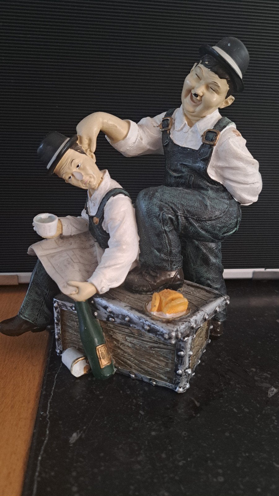 Grappig beeldje van Laurel & Hardy, Verzamelen, Ophalen, Gebruikt, Mens