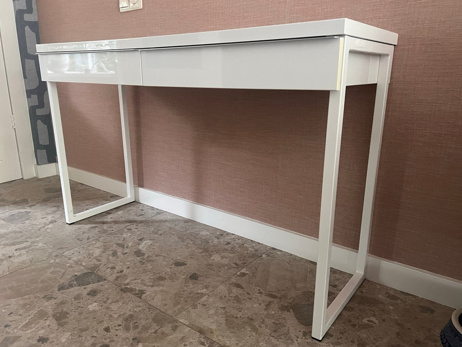 Modern hoogglans wit bureau met lades, Ophalen, Gebruikt, 120 cm, Spaanplaat of MDF
