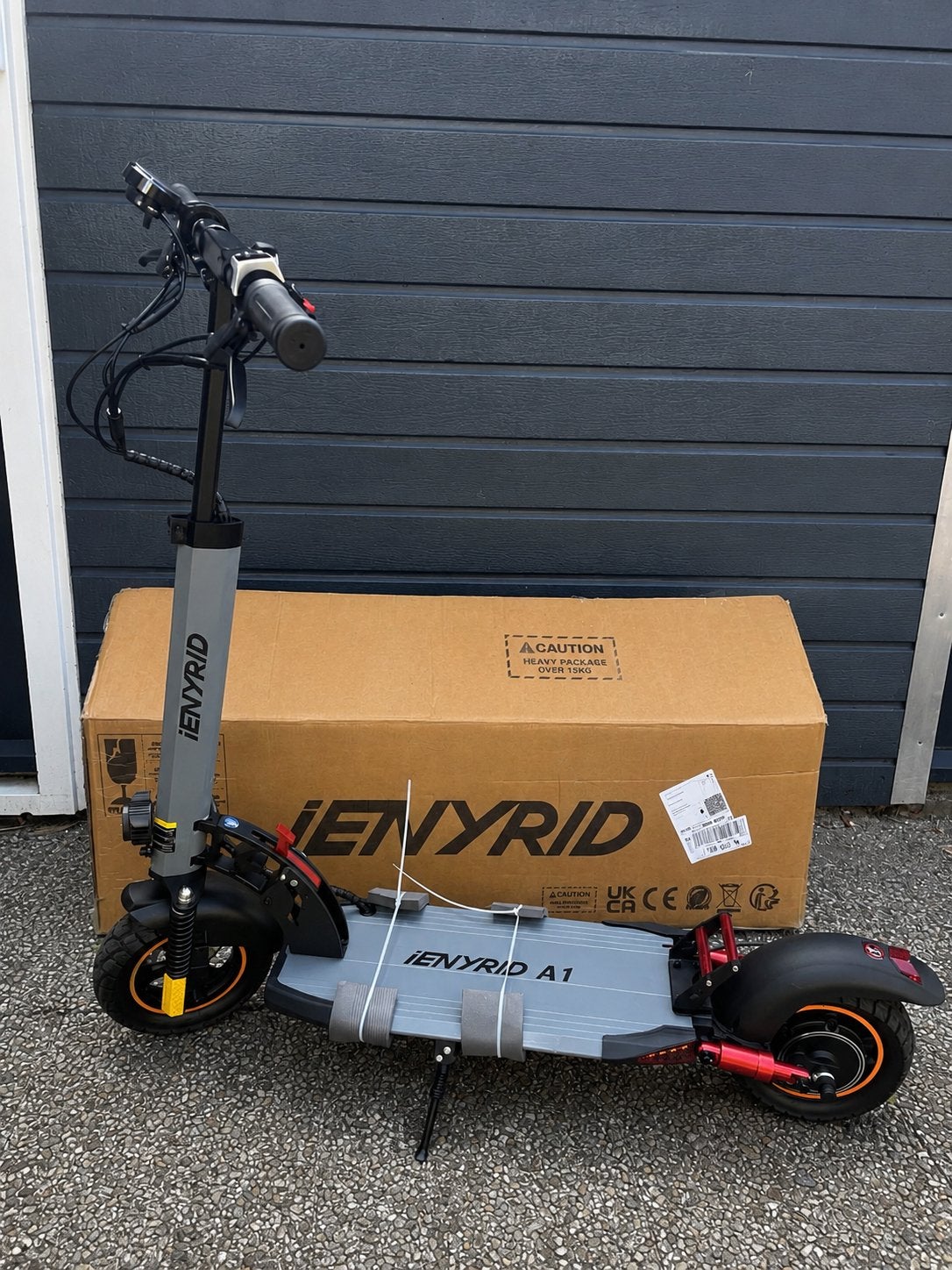 Nieuwe IENYRID  elektrische step – sportstand tot 45 km/u, Fietsen en Brommers, Steps, Ophalen of Verzenden, Nieuw, Elektrische step (E-scooter)