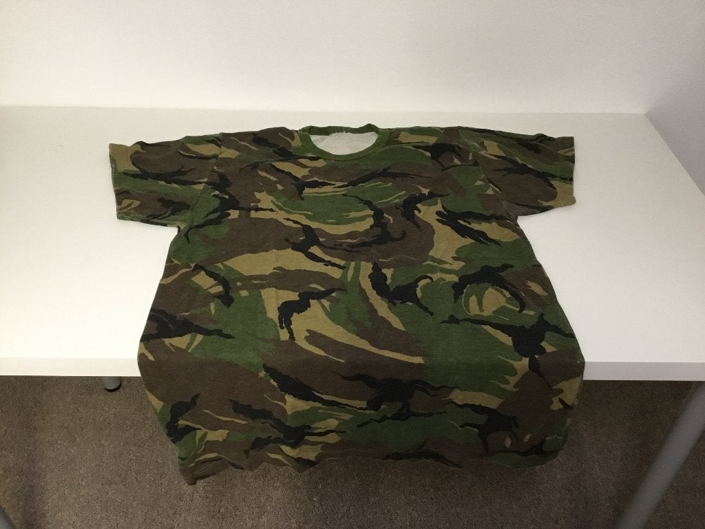 Defensie t-shirt (oud camouflage patroon), Ophalen of Verzenden, Landmacht, Nederland, Kleding of Schoenen