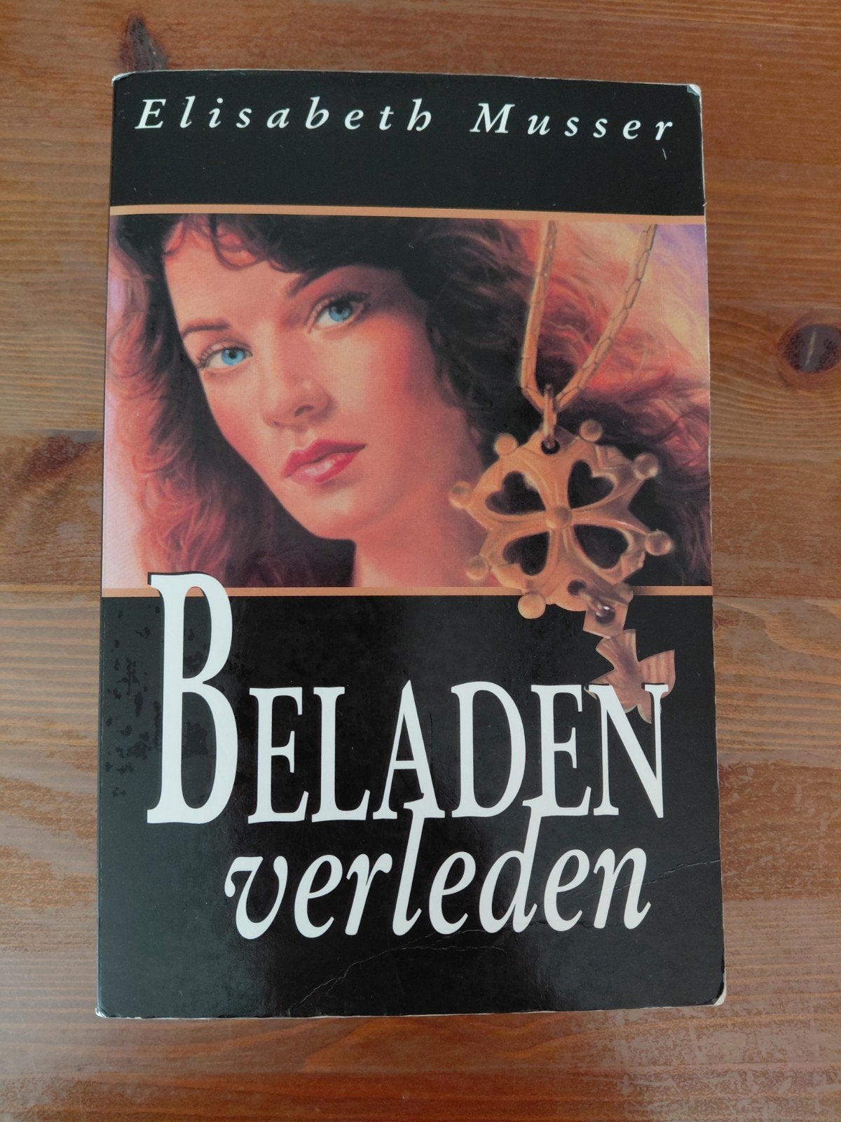 Elizabeth Musser - Beladen verleden, Ophalen of Verzenden, Gelezen, Elizabeth Musser
