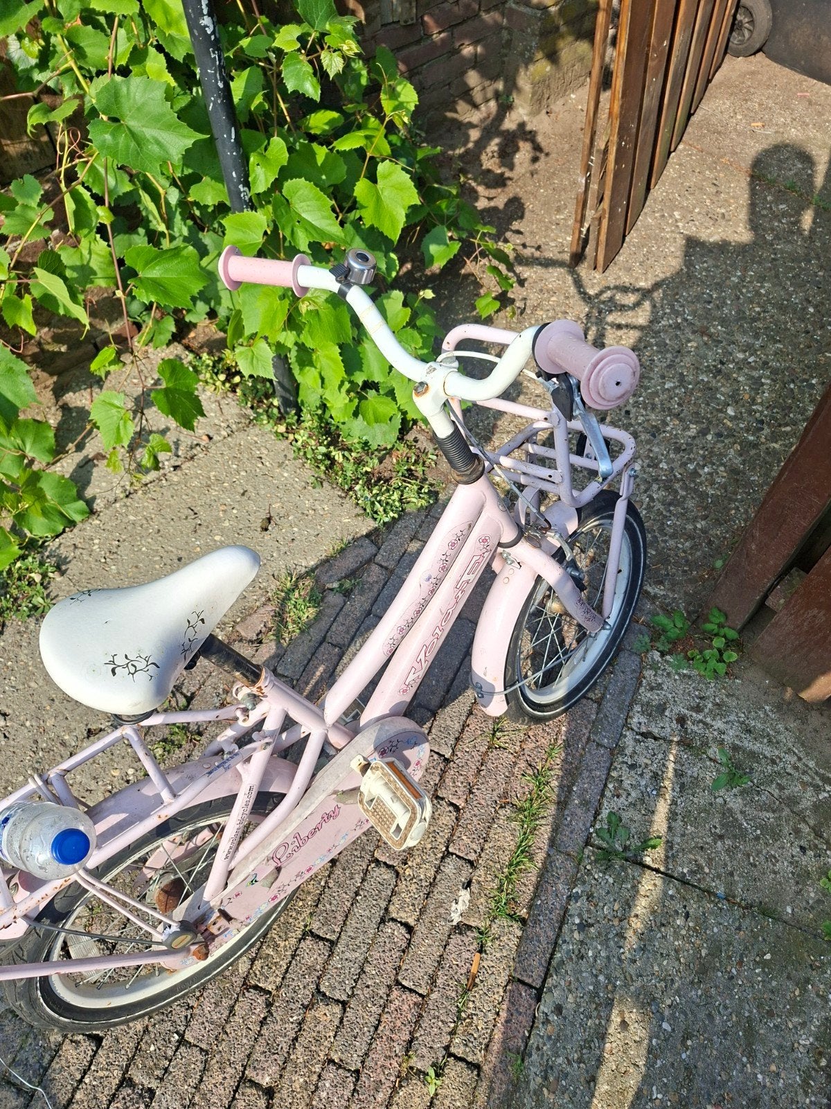 Meisjesfiets 16 inch - Roze, Fietsen en Brommers, Fietsen | Meisjes, Ophalen, Gebruikt, 16 inch