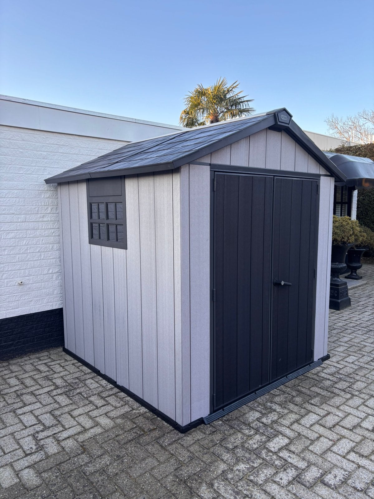 Keter Oakland 757 kunststof tuinhuisje in zeer goede staat, Tuin en Terras, Kunststof, Tuinhuis, 1 raam, Ophalen
