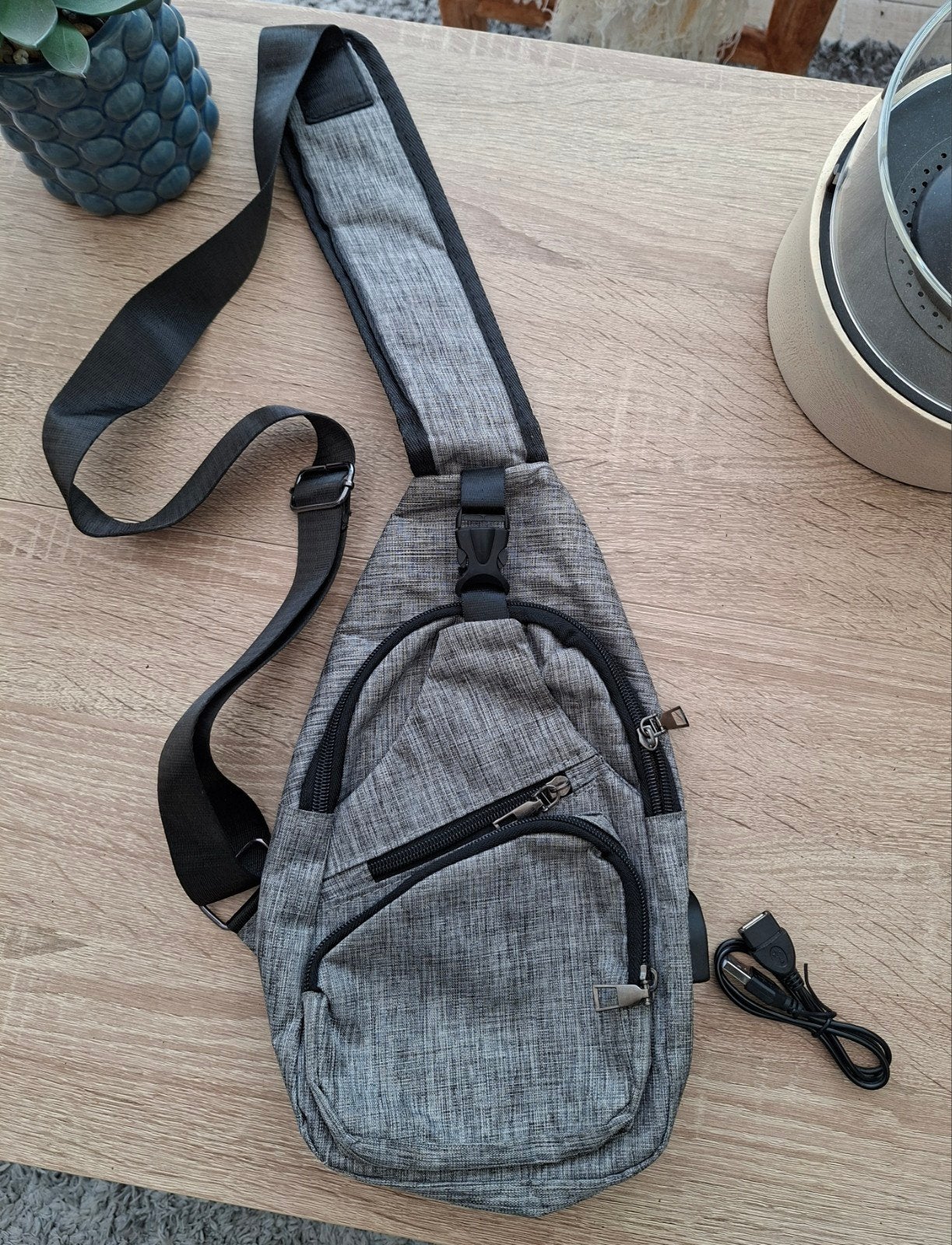ZGAN Crossbody Tas met USB Oplaadpoort, Ophalen of Verzenden, Zo goed als nieuw, Grijs, Overige merken