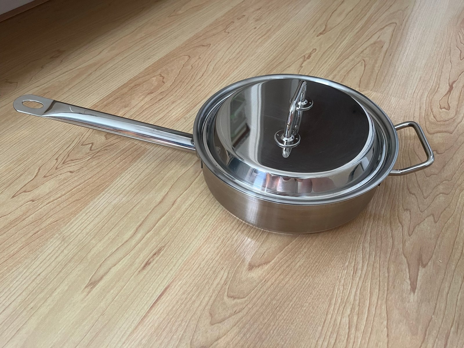SIGG RVS hapjespan met deksel - 24 cm, Ophalen of Verzenden, Zo goed als nieuw, Rvs