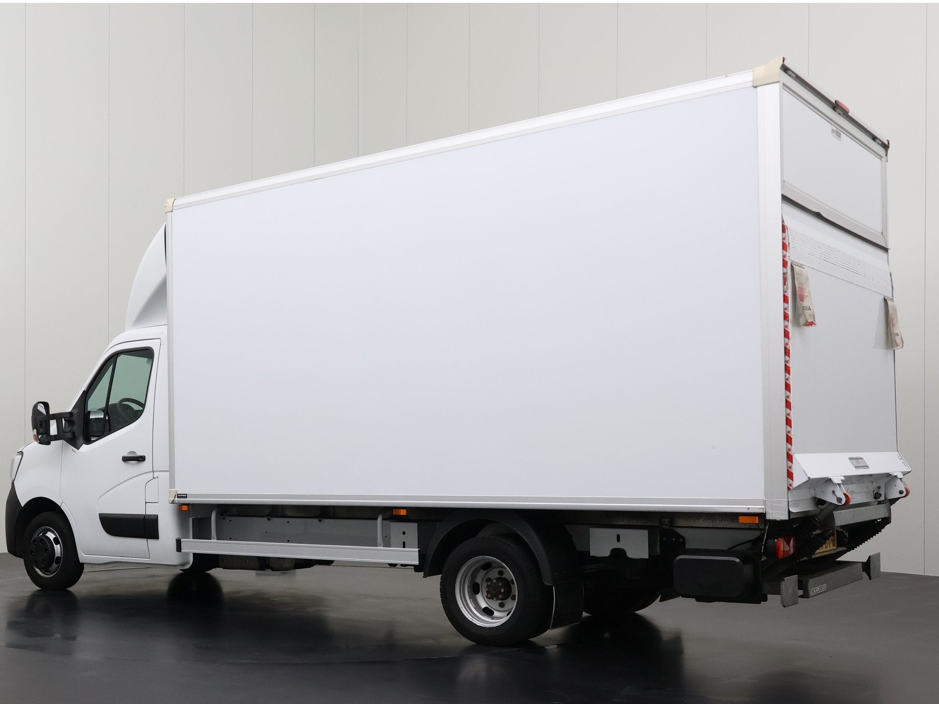 Foto 6 van Renault Master 2.3DCi 165PK Bakwagen+Laadklep | Navigatie |