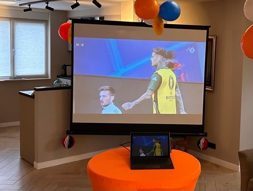 Beamer, wk voetbal, groot scherm -prijs per avond-, Ophalen, Handmatig