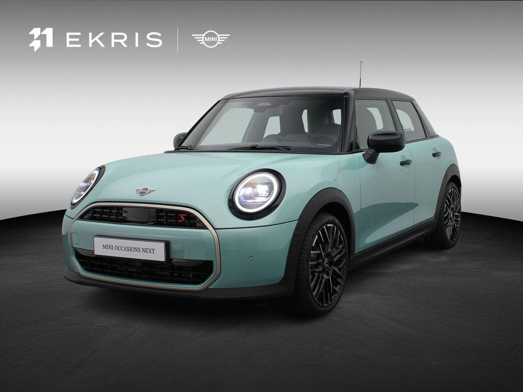 MINI 5-Deurs Cooper S Favoured + Pakket S + Parking Assistan, Auto's, Mini, Gebruikt, Euro 6, 4 cilinders, Met garantie (alle)