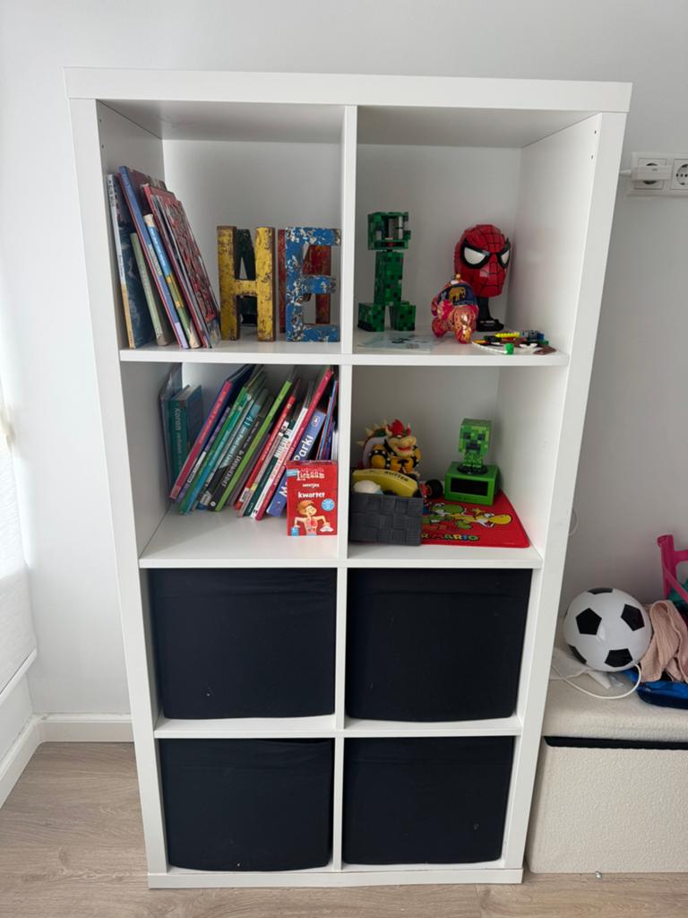 Kallax kast ikea, Met plank(en), Gebruikt, 150 tot 200 cm, 25 tot 50 cm