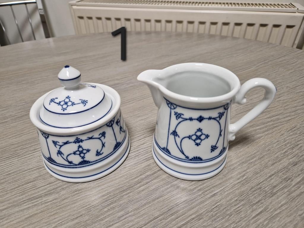 Melk suiker kannetje Jägers blau Saks Eisenberg nr 1, Antiek en Kunst, Antiek | Servies compleet, Ophalen of Verzenden