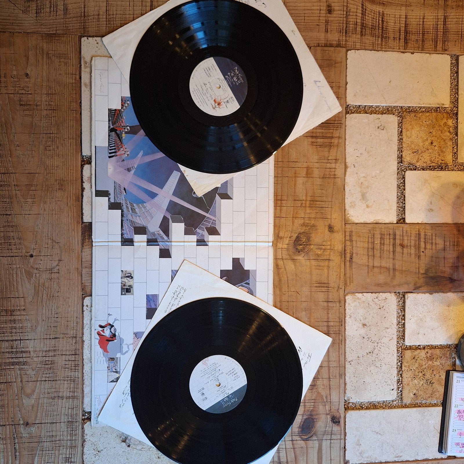 Pink Floyd - The Wall (Dubbel-LP) met kleine krasjes