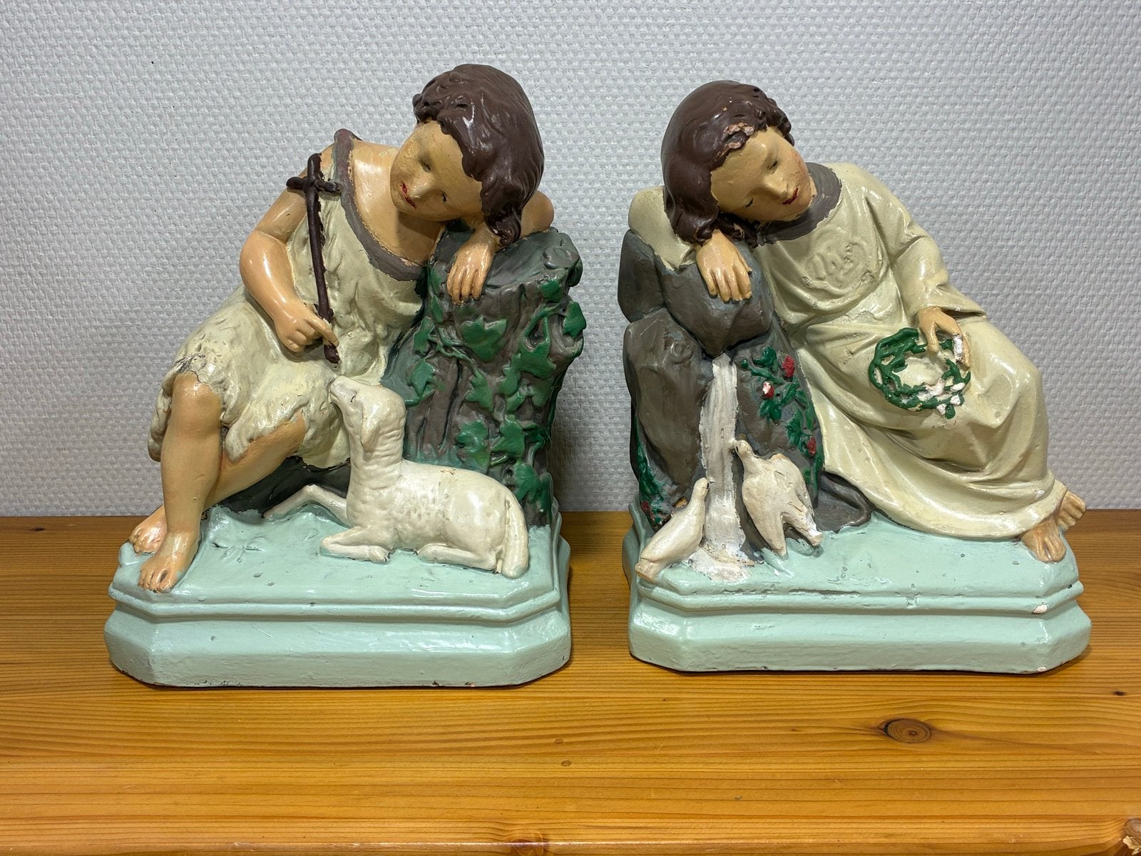 Antieke religieuze beeldjes: Johannes de Doper en Jezus, Ophalen of Verzenden