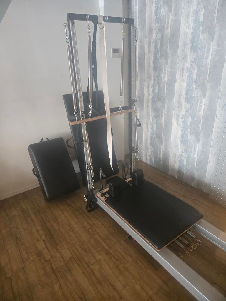 Pilates Reformer met toren gebruikt studio kwaliteit, Ophalen, Gebruikt