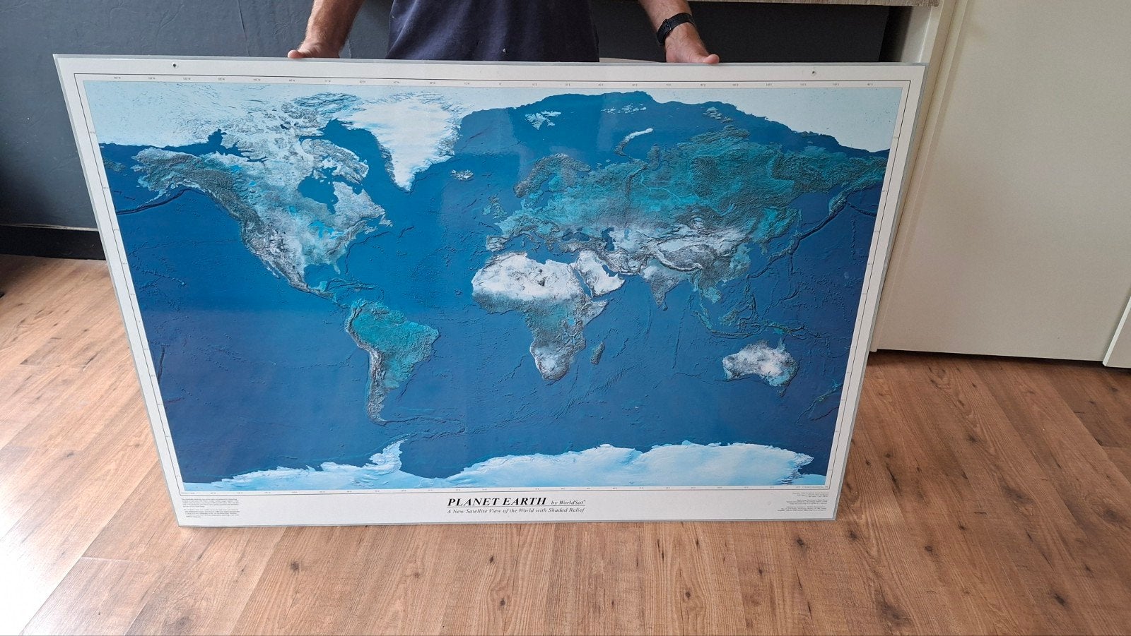 Grote wereldkaart magnetisch voor kantoor of voor thuis, Ophalen, Metaal, Zo goed als nieuw, Blauw