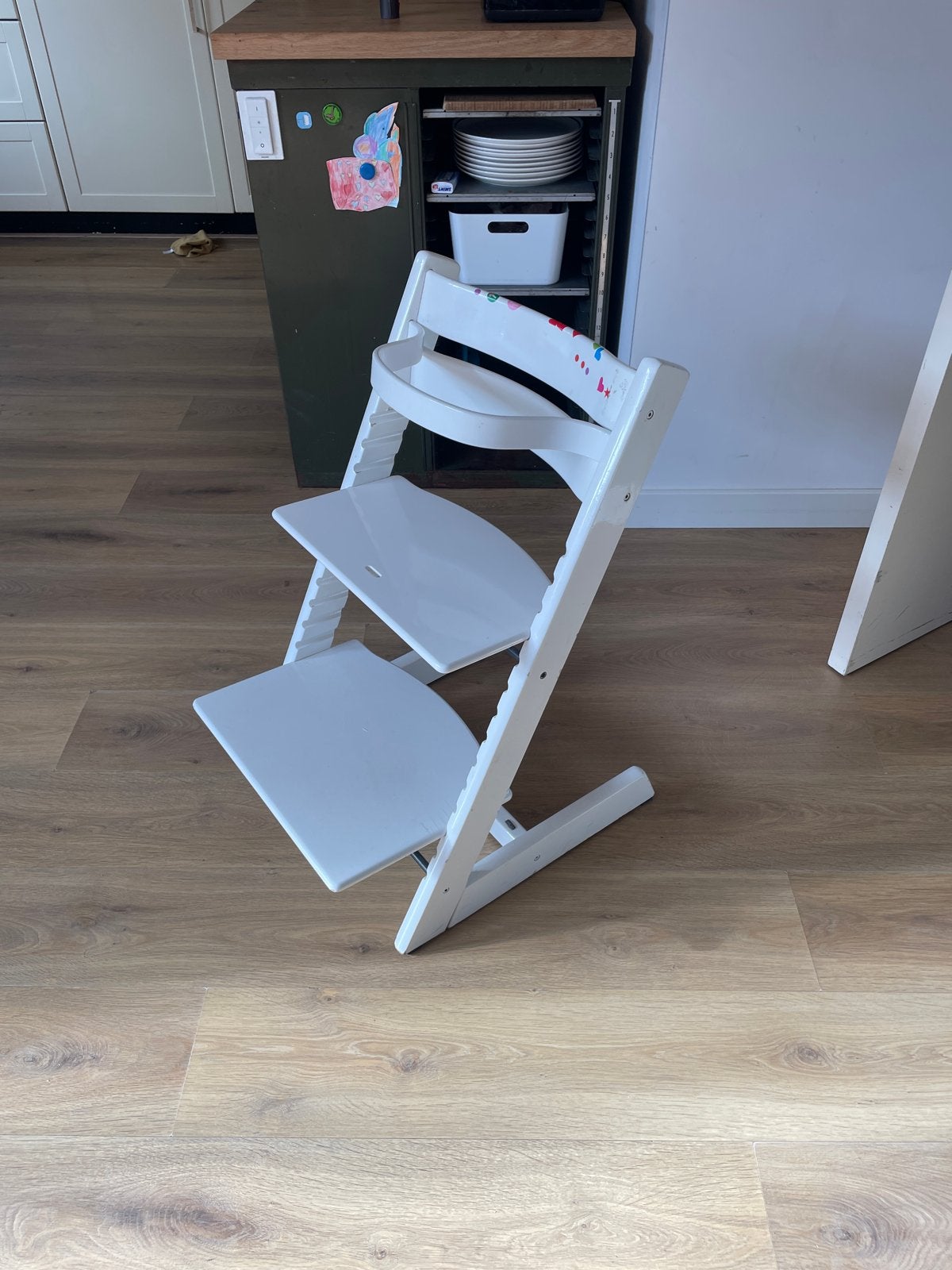 Stokke Tripp Trapp meegroeistoel wit met baby set, Kinderen en Baby's, Ophalen, Gebruikt, Meegroeistoel, Aanschuifbaar