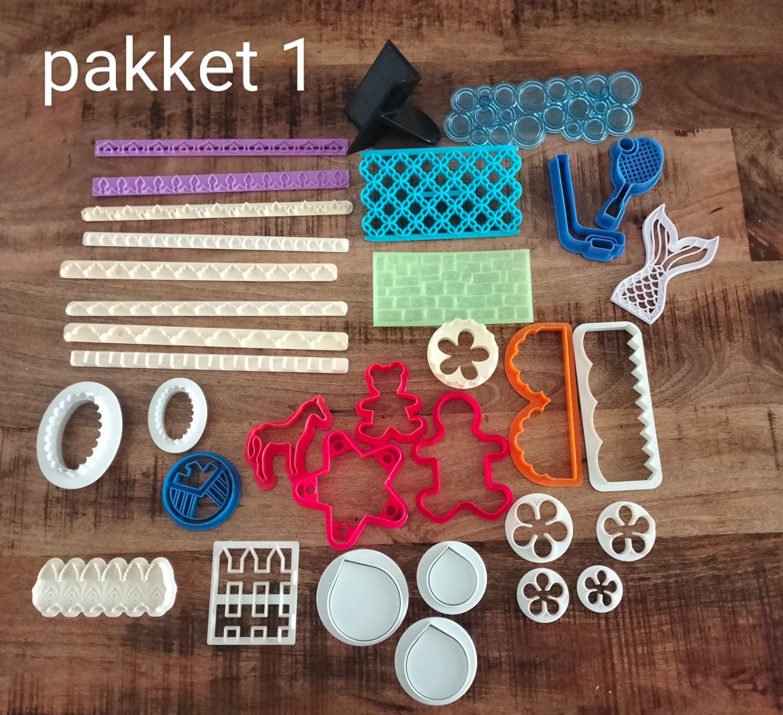 Uitsteker pakket deel 6 - Diverse vormen en maten, Hobby en Vrije tijd, Ophalen of Verzenden, Zo goed als nieuw, Taarten of Cupcakes