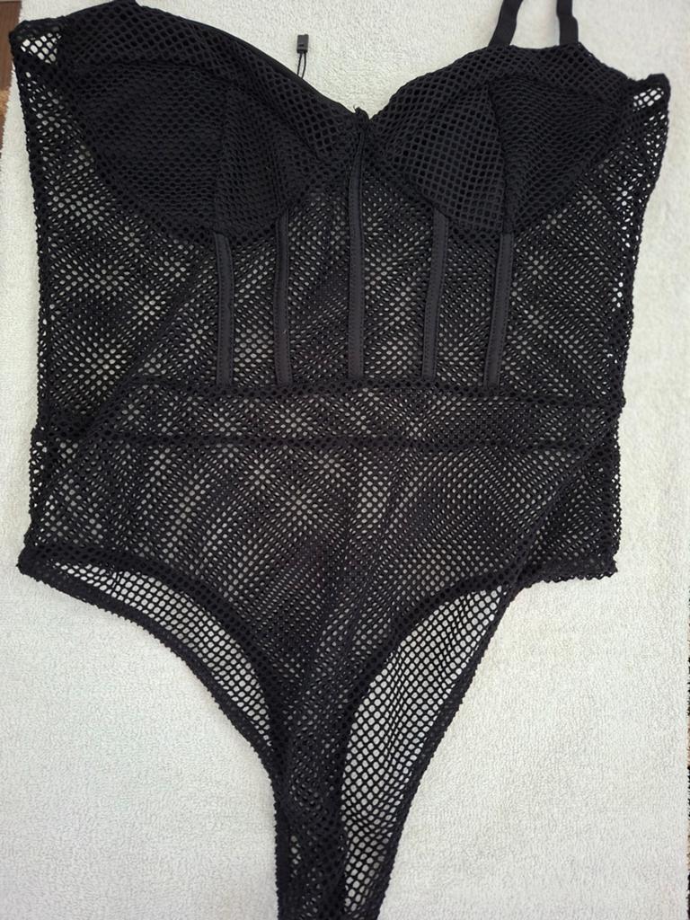 Zwarte mesh string body Boohoo mt 38, Boohoo, Ophalen of Verzenden, Zwart, Body of Korset