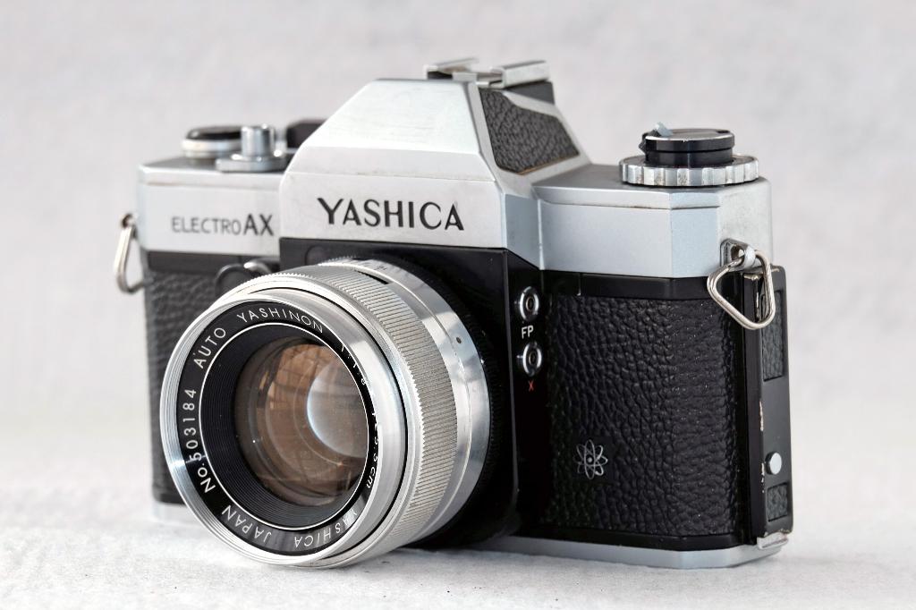 Yashica TL Electro AX M42, Auto Yashinon 5,5cm f/1.8 lens, Ophalen of Verzenden, Zo goed als nieuw, Spiegelreflex, Overige Merken