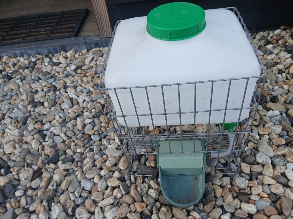 Automatische drinkbak P-3 ABS met watertank voor huisdieren, Ophalen, Zo goed als nieuw