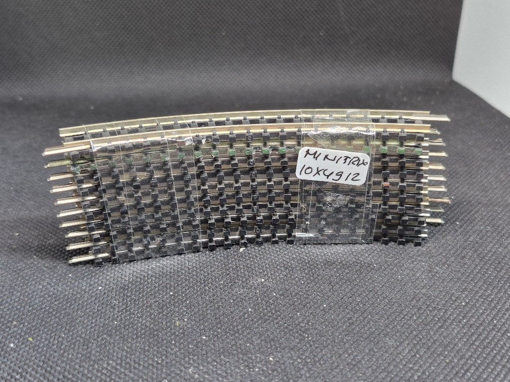 Minitrix 4912 - 10 x gebogen rail R1 / 30 graden (15049), Gebruikt, Gelijkstroom, Trix, Rails